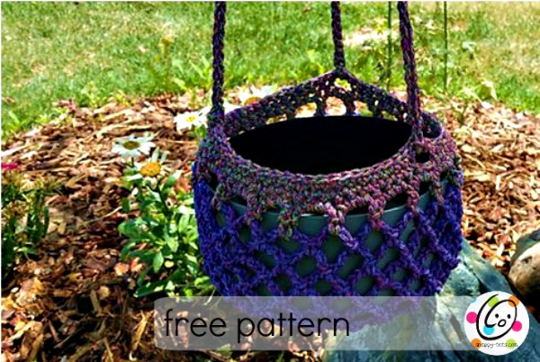 free crochet pattern using red heart yarn.