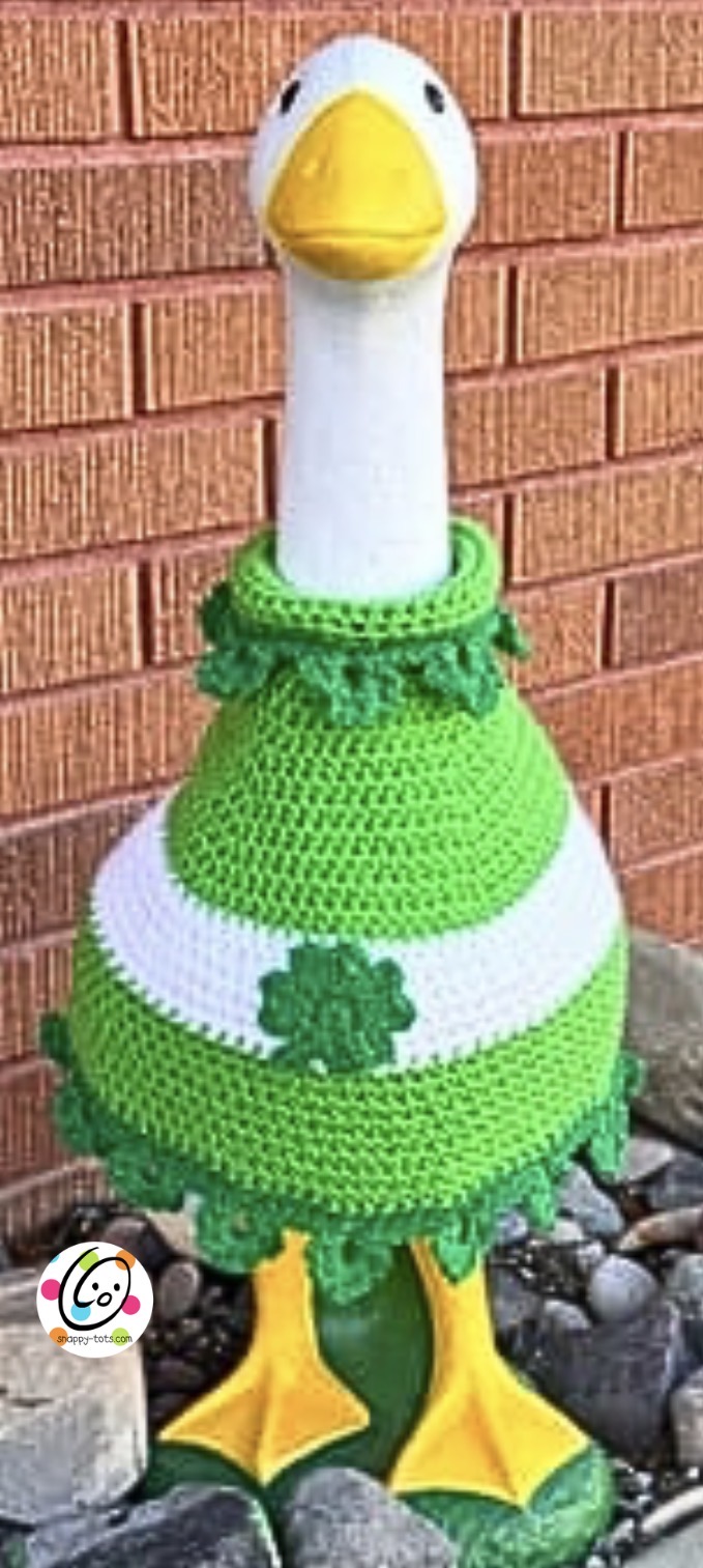 Free Pattern: Shamrock Goose Sweater