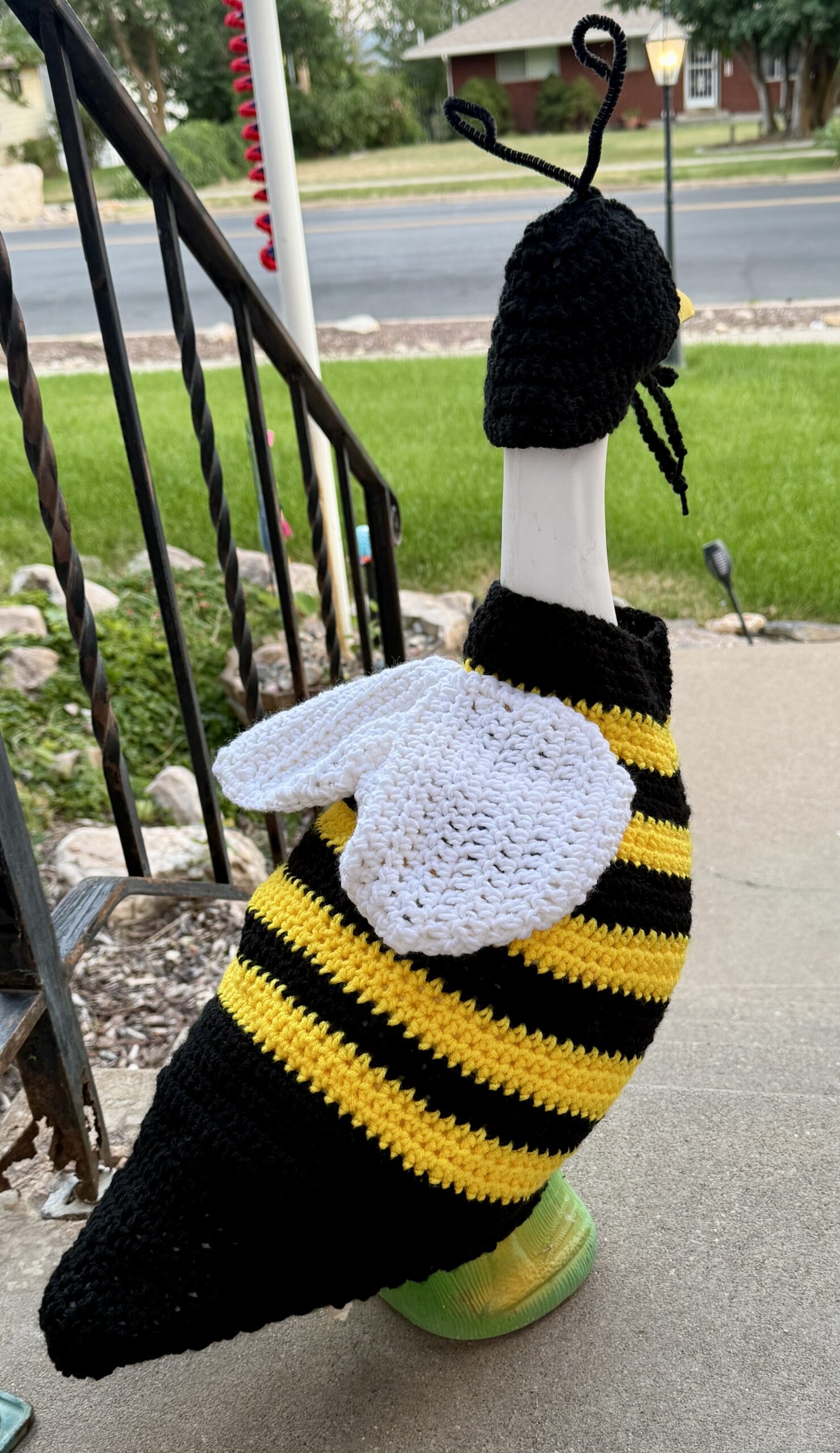 Big Goose Bee Bodysuit and Hat - Image 2