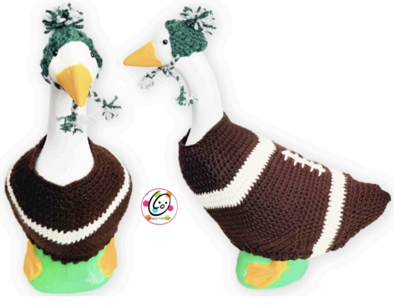 Free Pattern: 17” and 19” Football Goose Outfits
